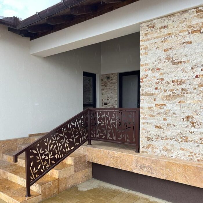 piatra-decorativa-crem-multicolor